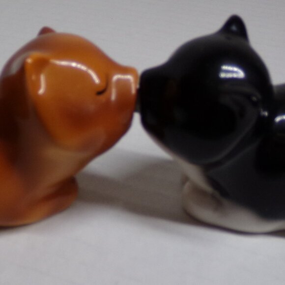 Cat Salt and Pepper Shakers Black Orange Ceramic Magnetic Noses - Picture 6 of 9